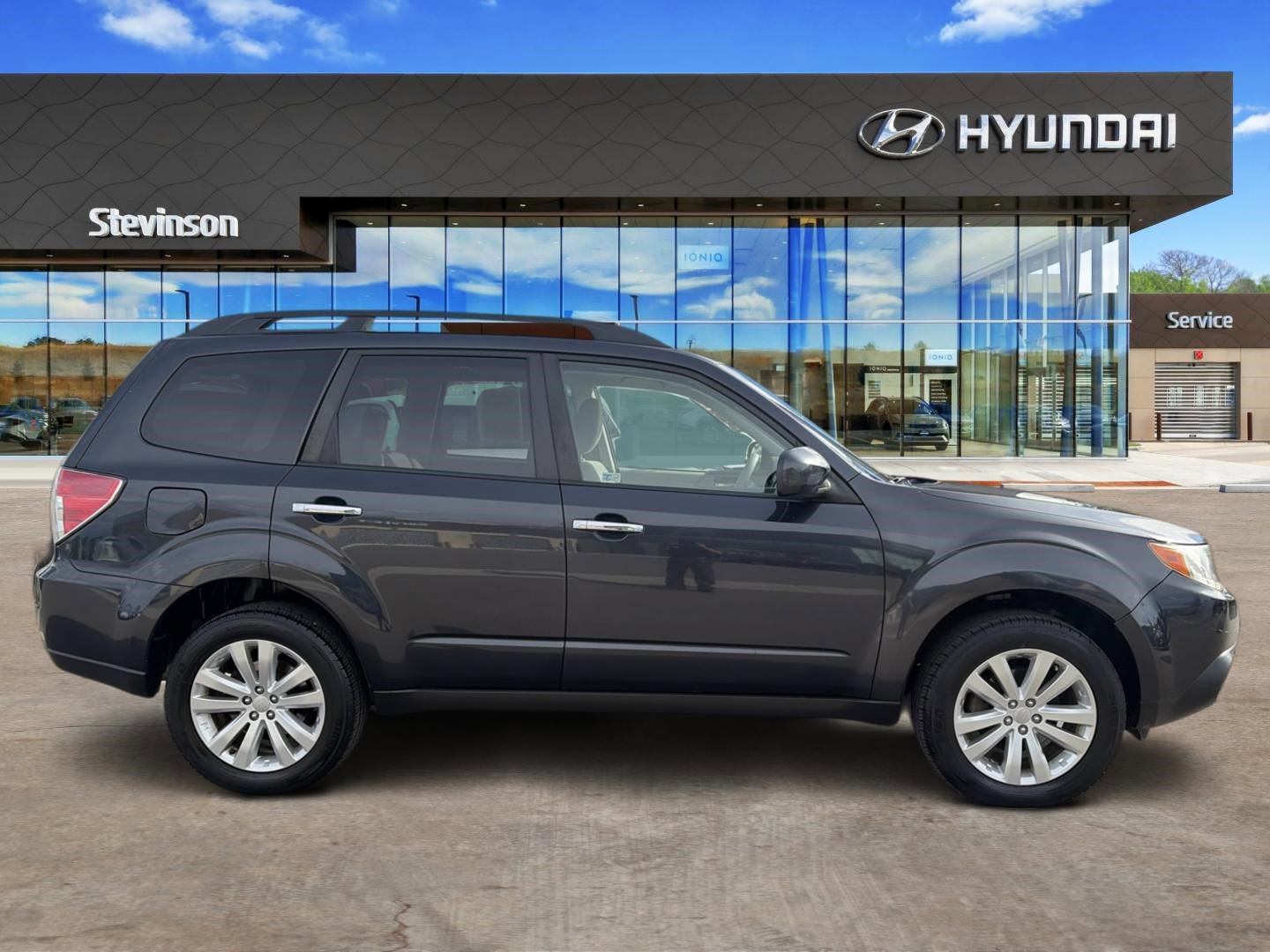 Used 2011 Subaru Forester 2.5X Premium AWD/4WD image 4