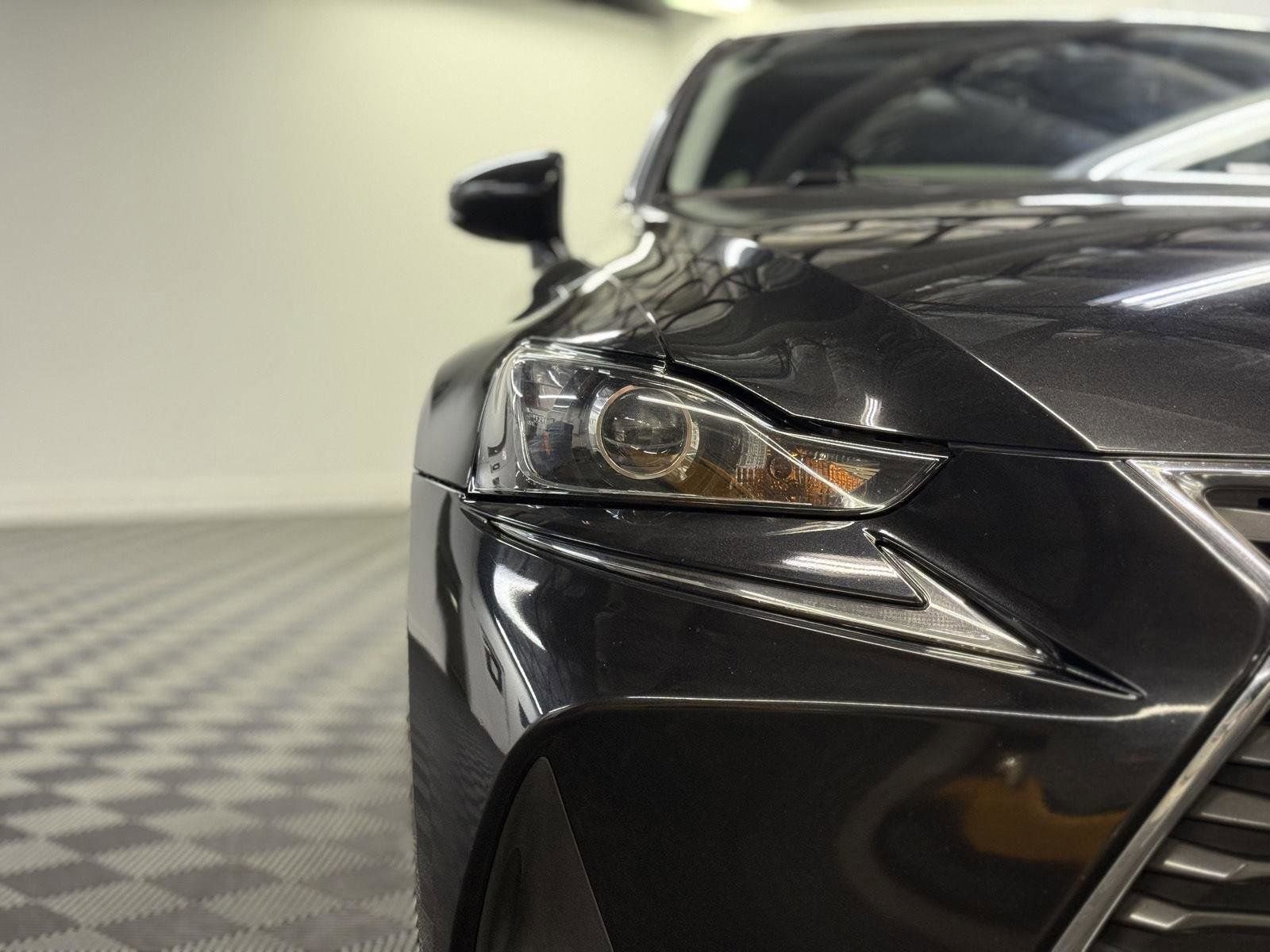 Used 2020 Lexus IS 300 image 3