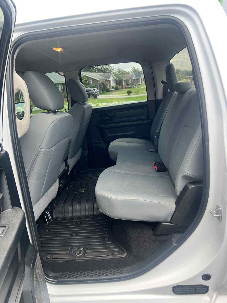 Used 2018 RAM 1500 Express image 12