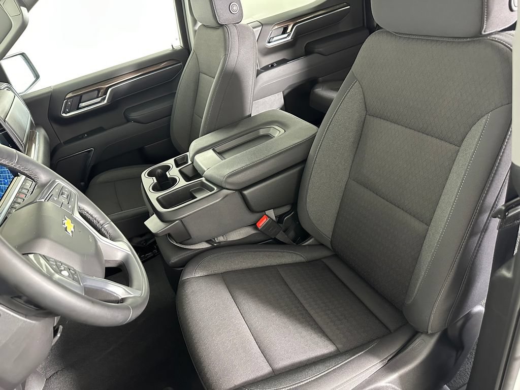 Used 2025 Chevrolet Silverado 1500 LT AWD/4WD image 22