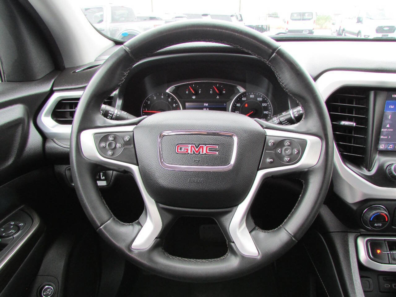 Used 2023 GMC Acadia SLT FWD image 24