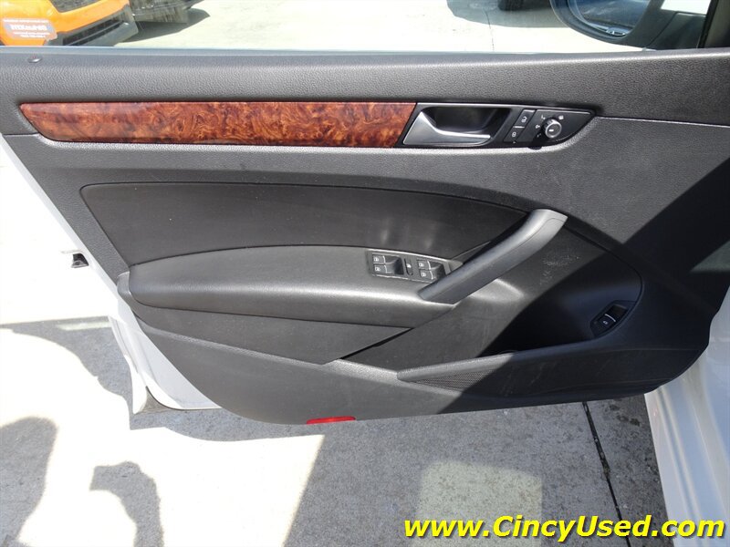 Used 2013 Volkswagen Passat 3.6 SEL Premium FWD image 25