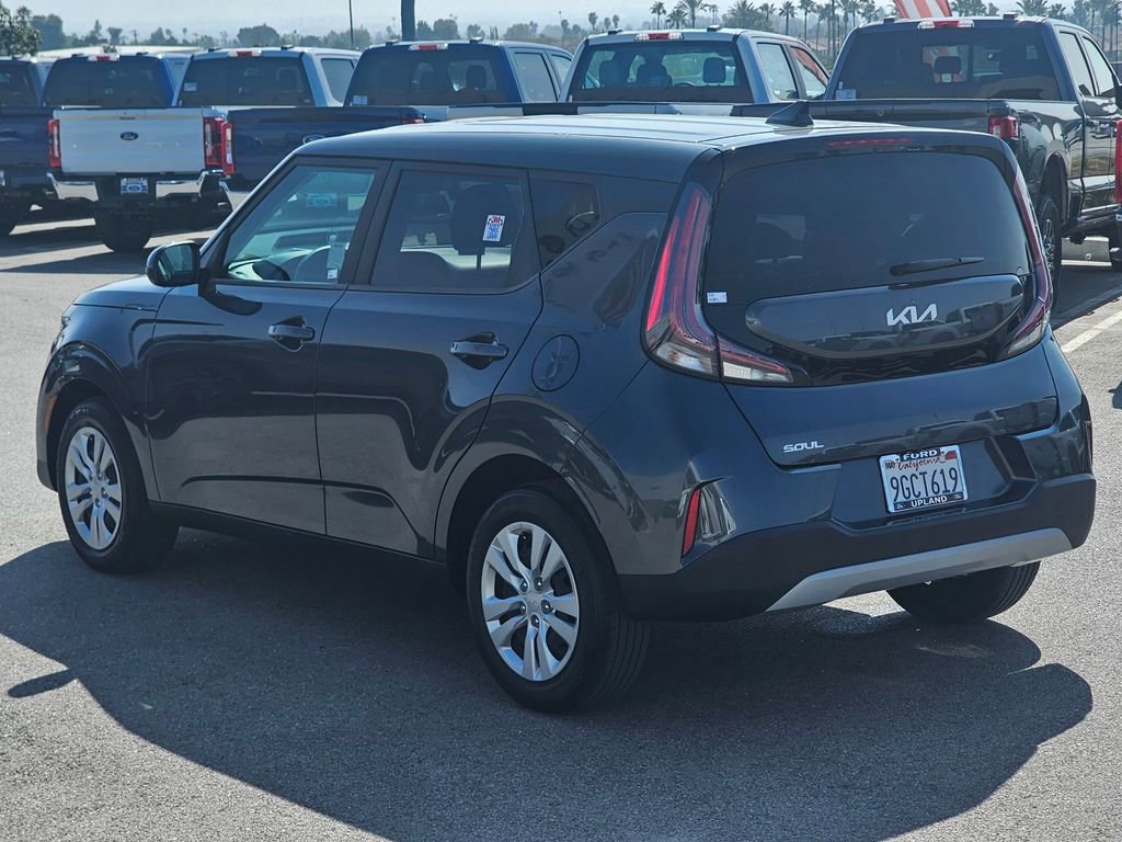 Used 2023 Kia Soul LX image 4
