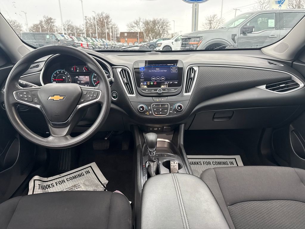 Used 2025 Chevrolet Malibu LT image 18