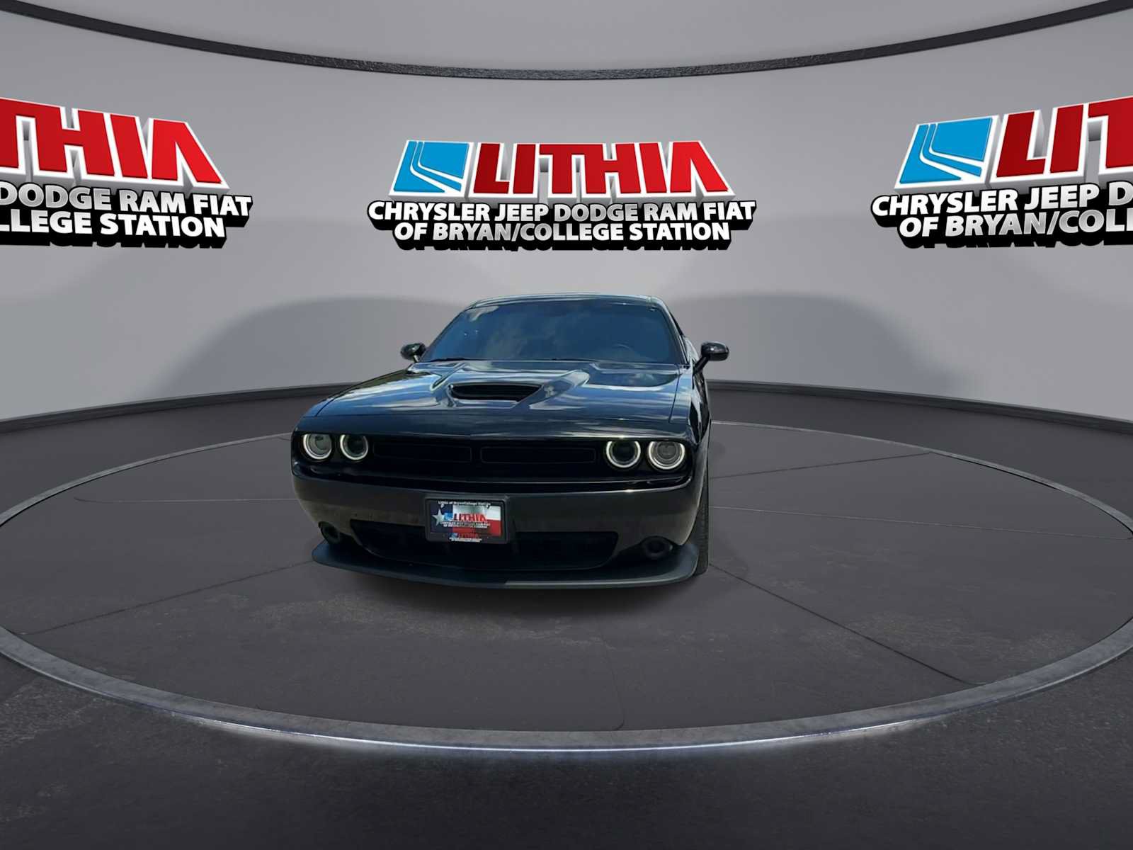 Used 2023 Dodge Challenger R/T w/ Blacktop Package RWD image 3