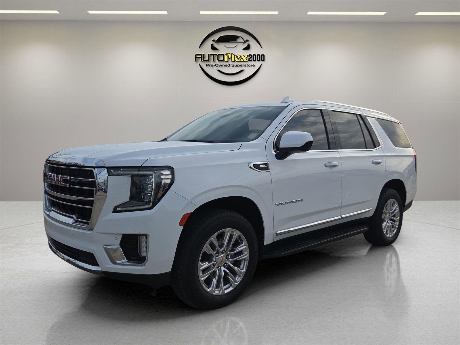 Used 2023 GMC Yukon SLT image 3
