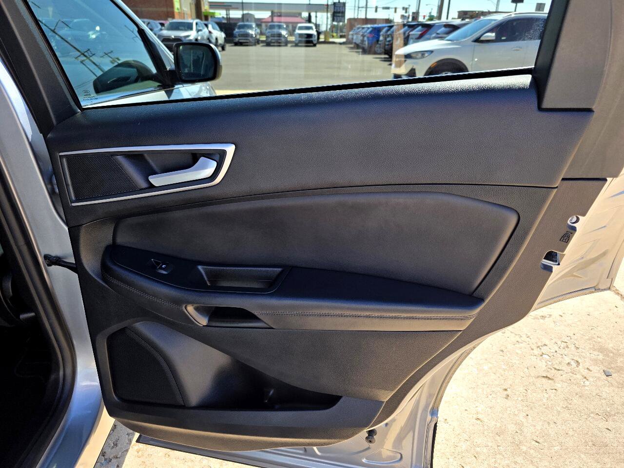 Used 2024 Ford Edge SEL image 19
