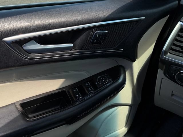 Used 2015 Ford Edge Titanium AWD/4WD image 11