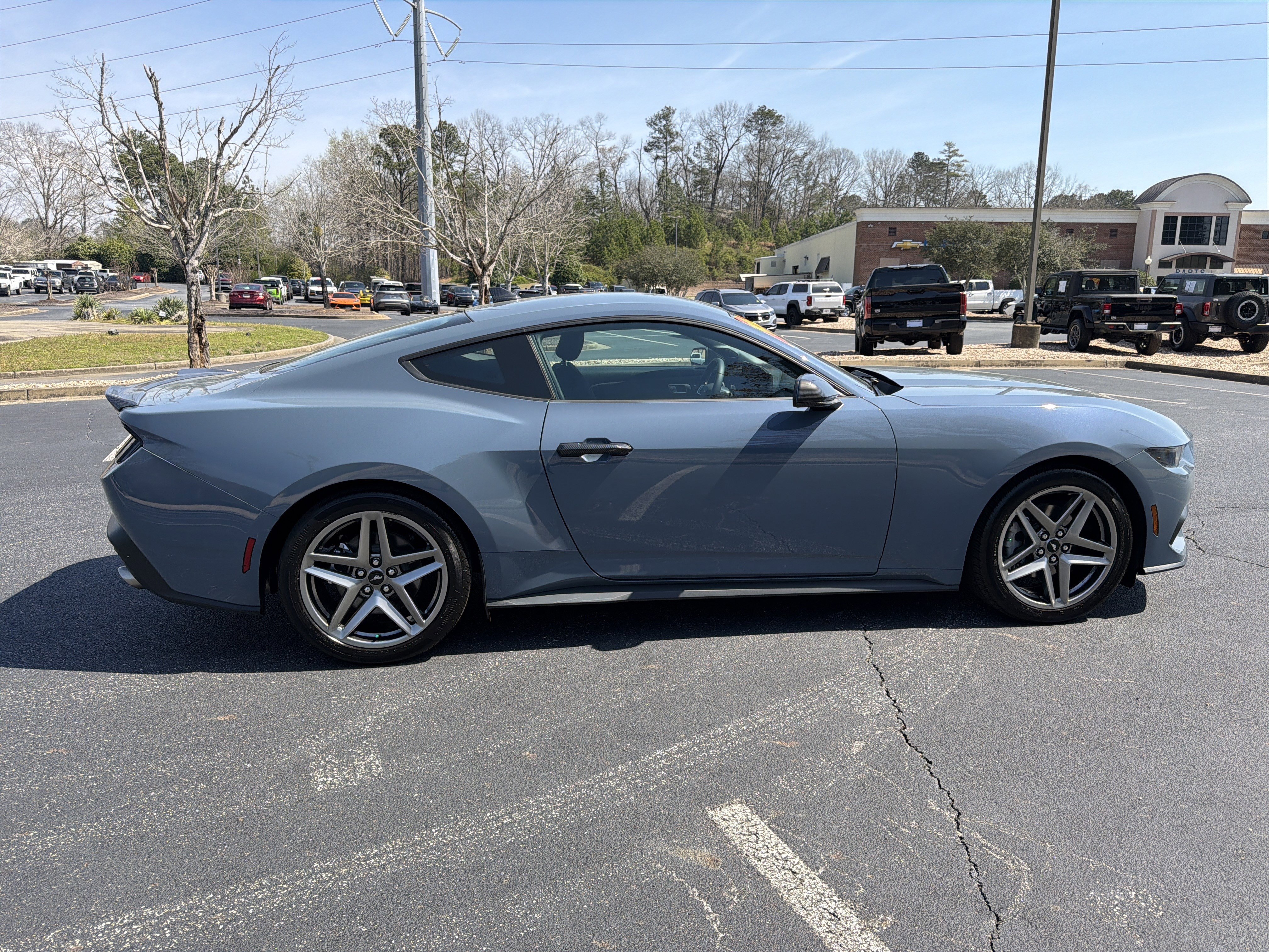 Used 2025 Ford Mustang Coupe image 4