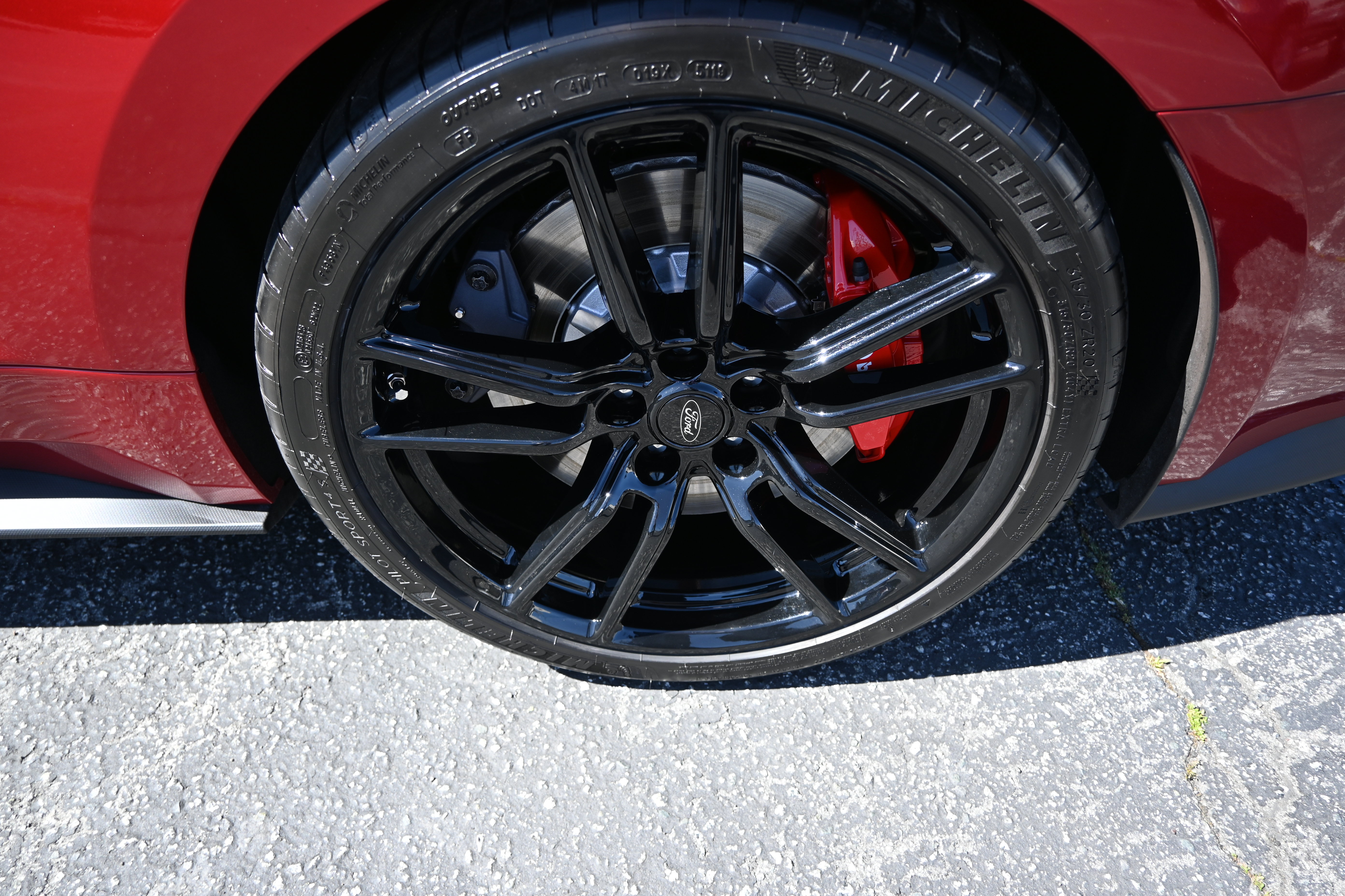 Used 2020 Ford Mustang Shelby GT500 w/ Technology Package RWD image 25