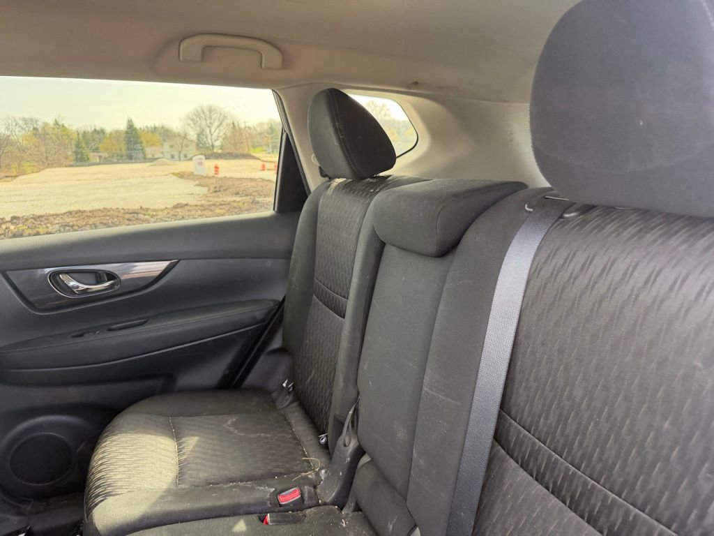 Used 2018 Nissan Rogue SV AWD/4WD image 9