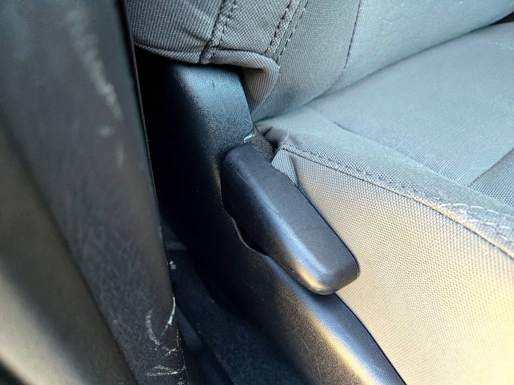 Used 2018 Toyota Tacoma SR w/ SR Convenience Package image 24