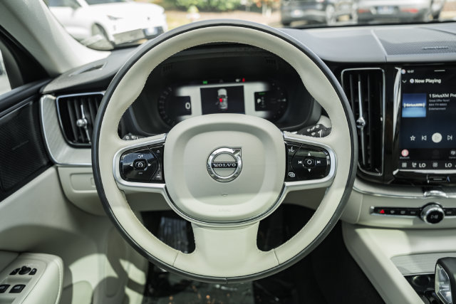 Used 2024 Volvo XC60 T8 Plus w/ Protection Package Premier AWD/4WD image 28