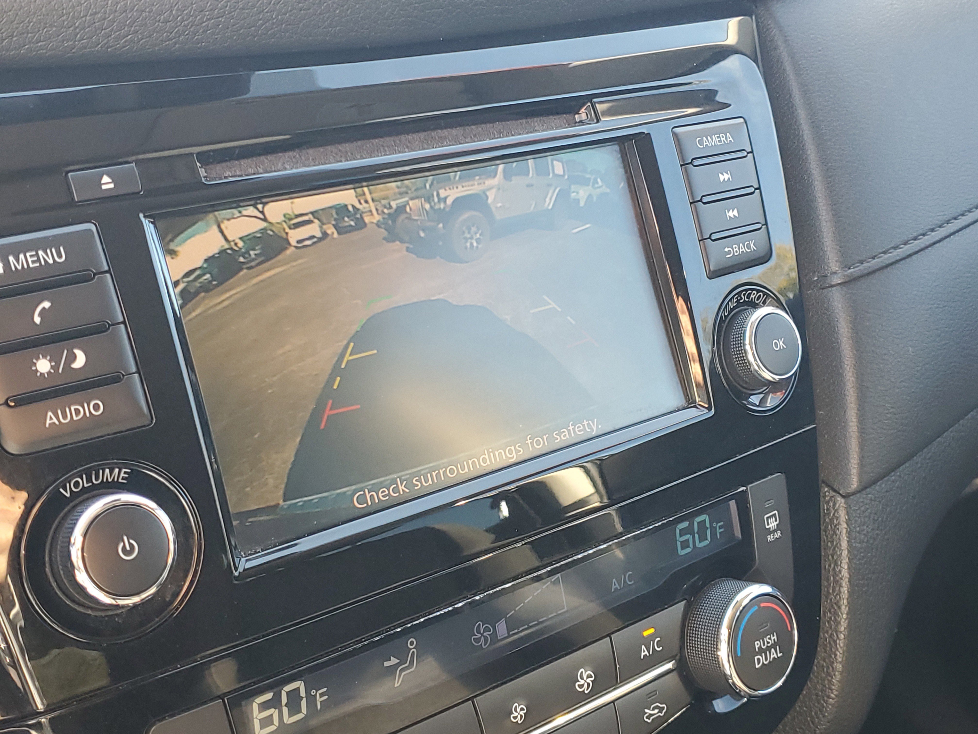 Used 2020 Nissan Rogue SV image 32