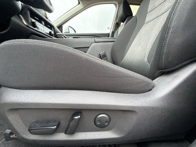 Used 2024 Nissan Rogue SV AWD/4WD image 12