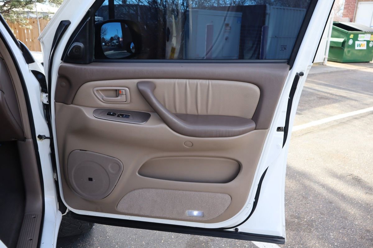 Used 2003 Toyota Sequoia Limited image 28