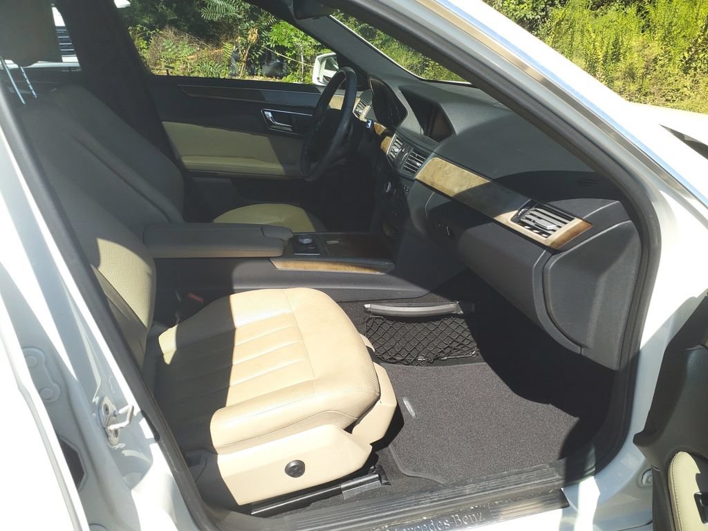 Used 2011 Mercedes-Benz E 550 Sedan image 10
