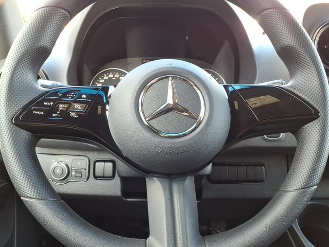 Used 2025 Mercedes-Benz Sprinter 2500 image 9