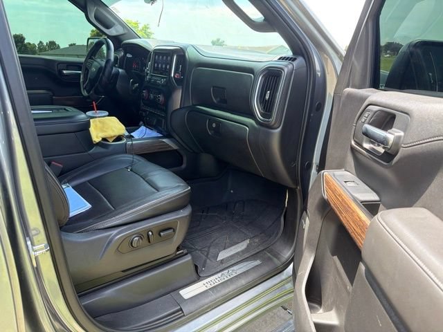 Used 2019 Chevrolet Silverado 1500 High Country w/ Technology Package AWD/4WD image 12