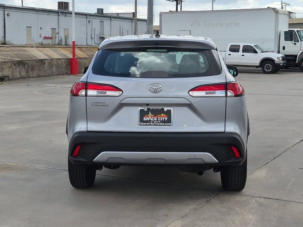 Used 2024 Toyota Corolla Cross L FWD image 5
