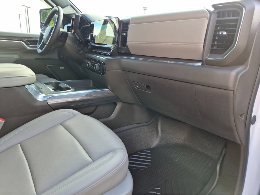 Used 2025 Chevrolet Silverado 2500 LTZ w/ LTZ Convenience Package AWD/4WD image 31