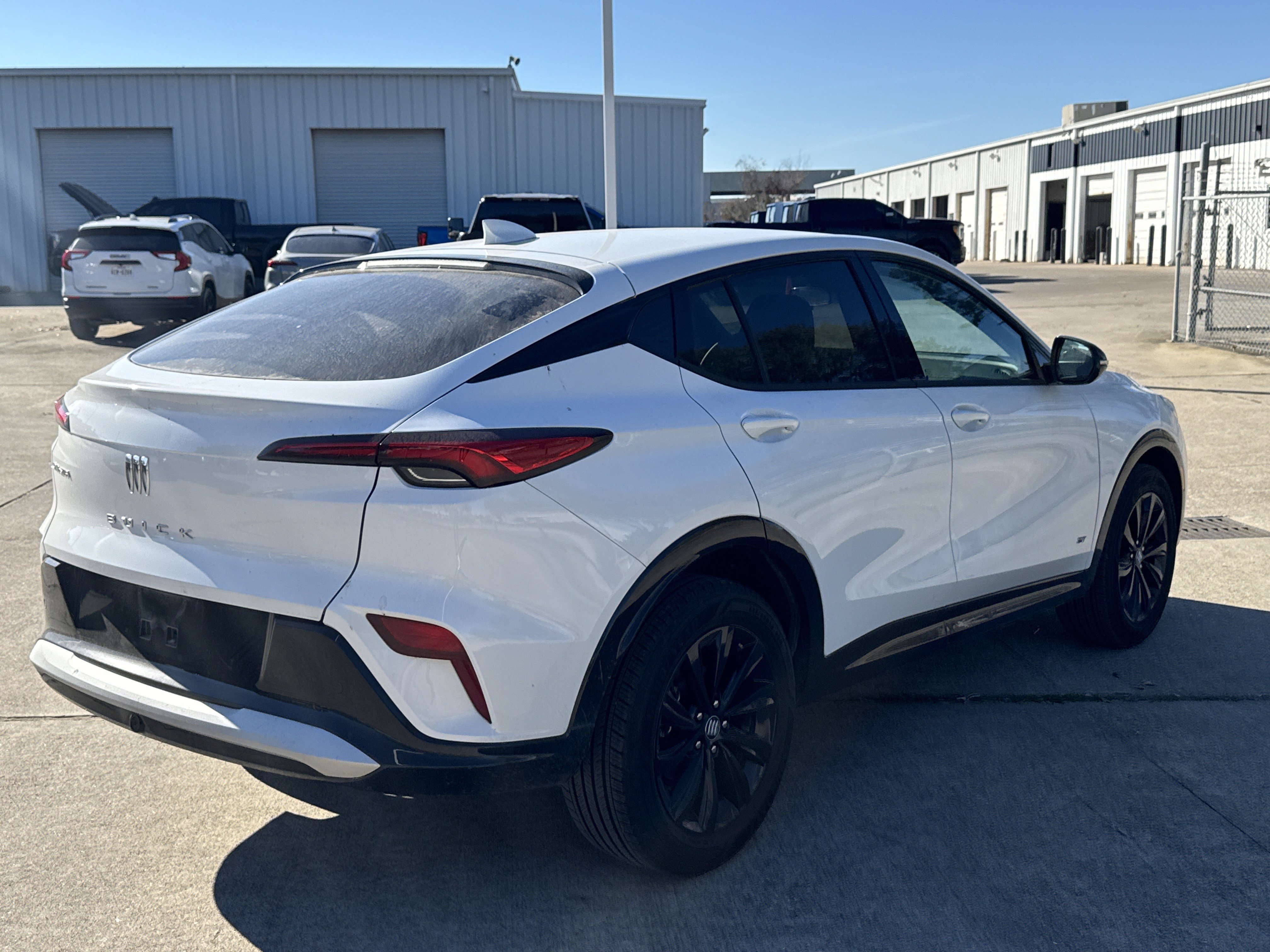 Used 2025 Buick Envista Sport Touring image 10