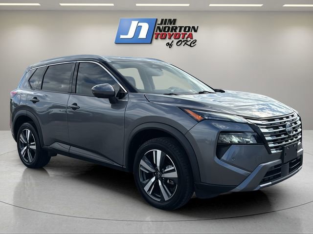 Used 2024 Nissan Rogue SL AWD/4WD image 3