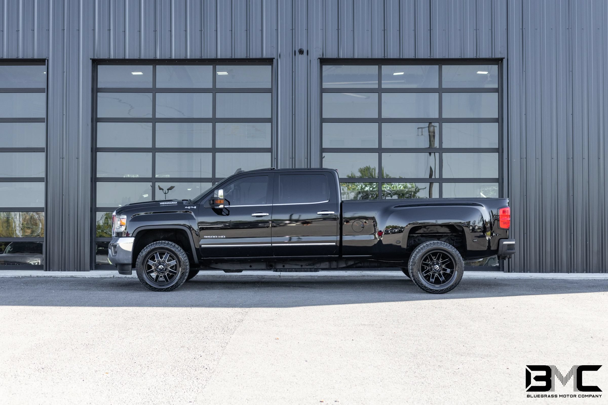 Used 2017 GMC Sierra 3500 SLT AWD/4WD image 1