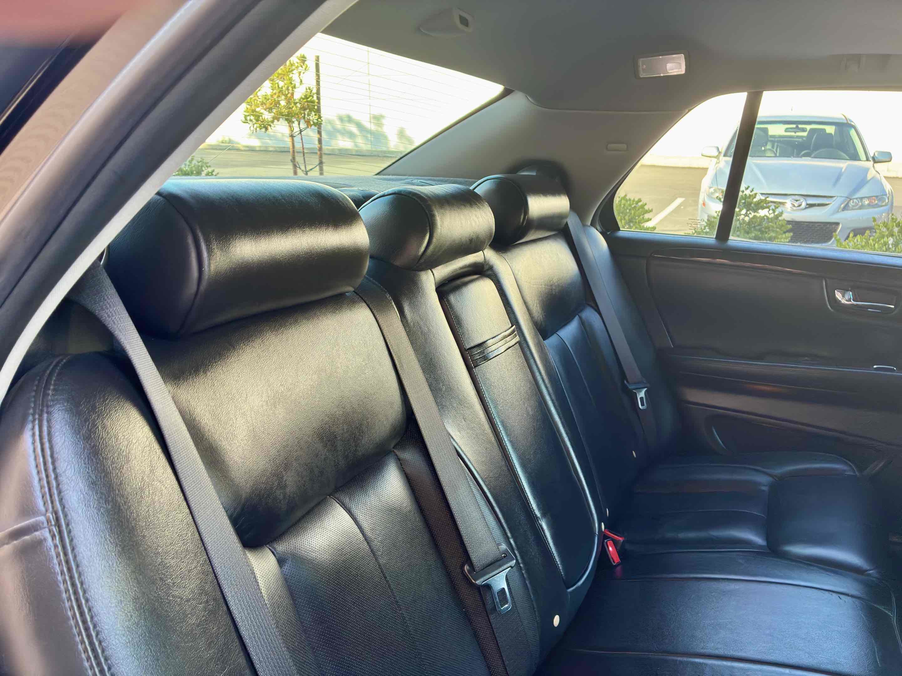 Used 2011 Cadillac DTS Luxury FWD image 39