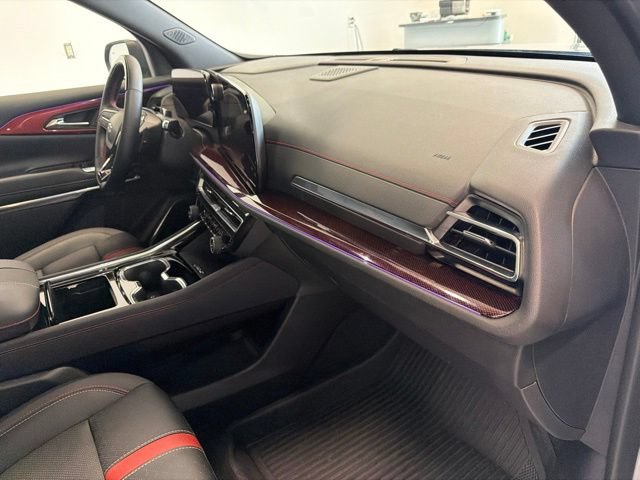 Used 2025 Chevrolet Traverse RS w/ LPO, Floor Liner Package AWD/4WD image 40