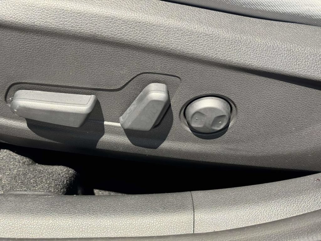 Used 2023 Hyundai Kona SEL AWD/4WD image 17