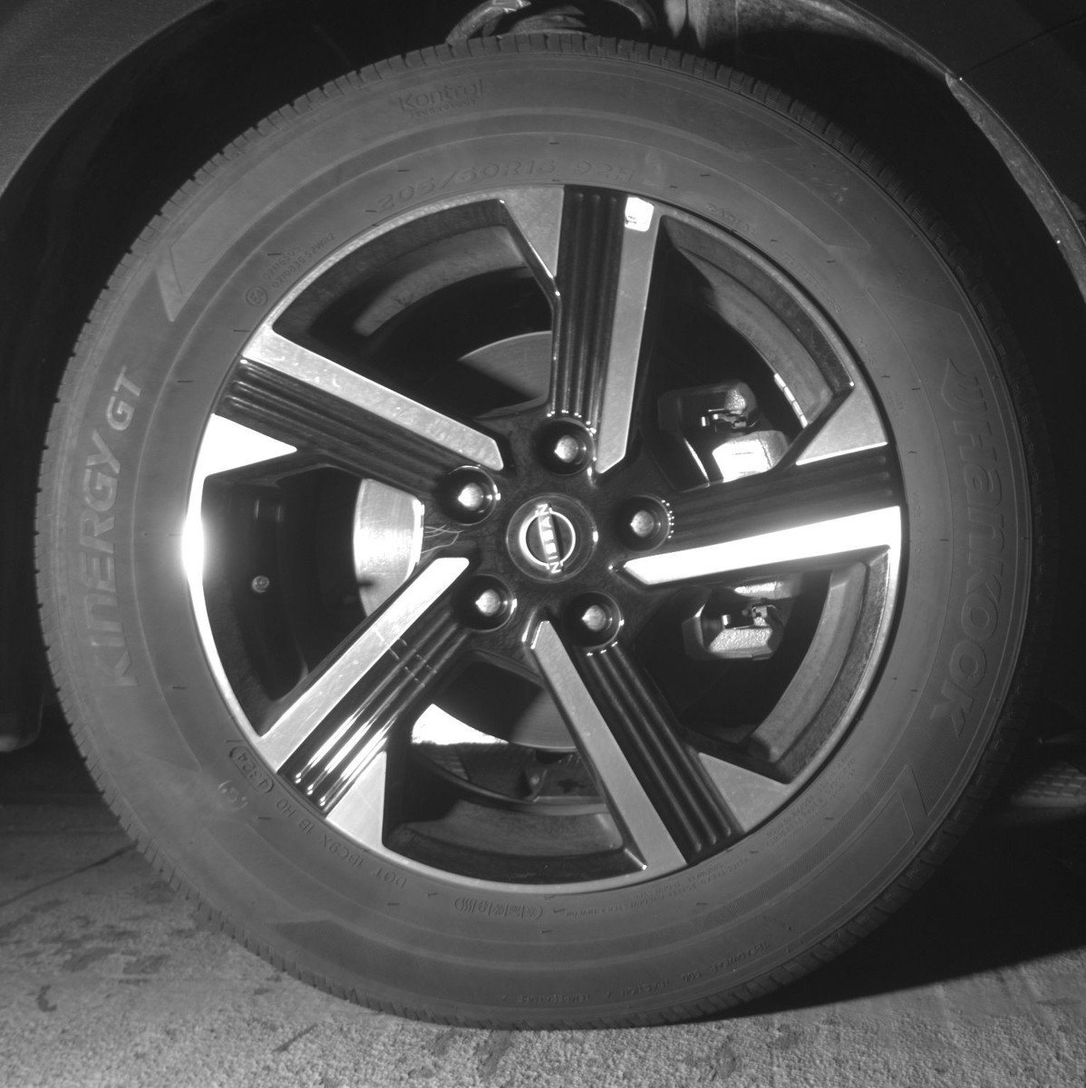 Used 2025 Nissan Sentra SV FWD image 12