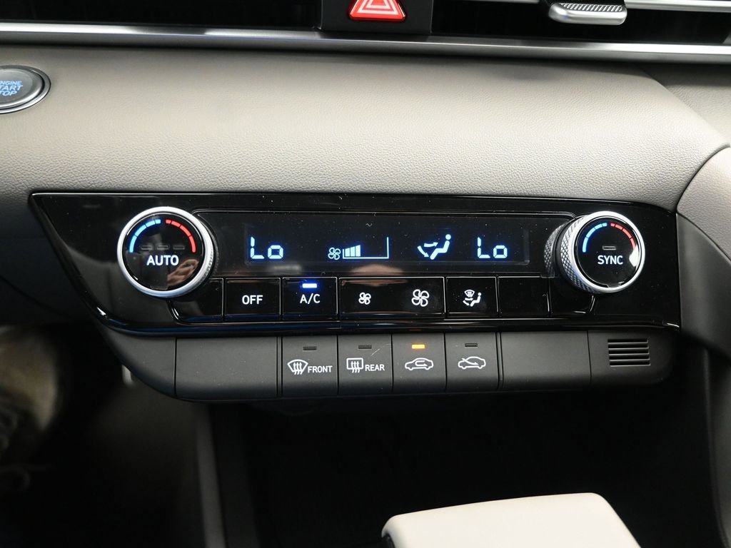 Used 2025 Hyundai Elantra Sport image 21