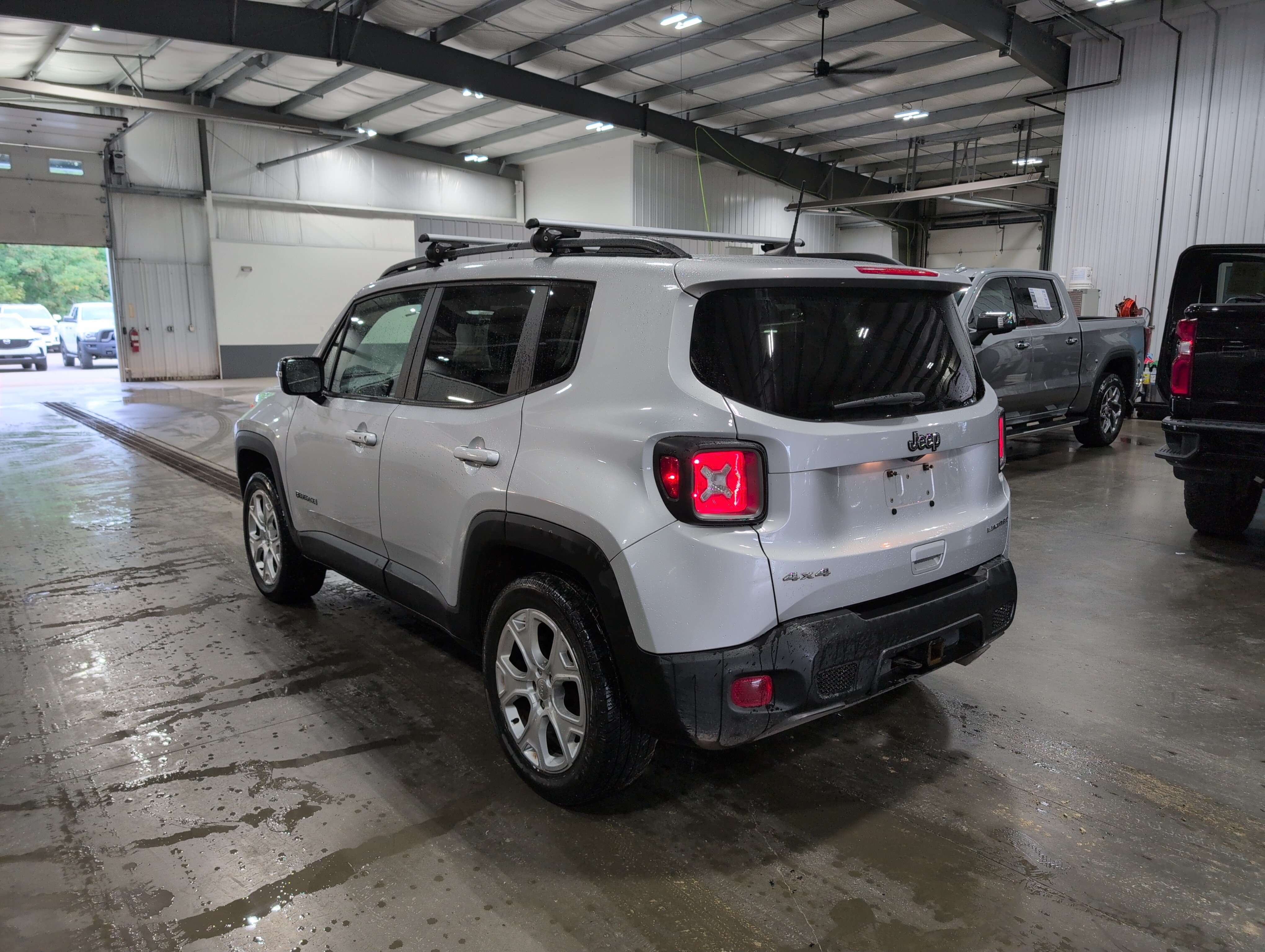 Used 2019 Jeep Renegade Limited w/ UConnect 8.4 Nav Group AWD/4WD image 13