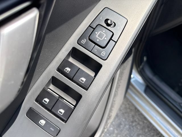 Used 2023 Kia Niro LX FWD image 34