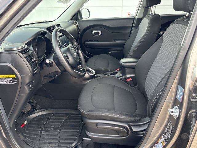 Used 2019 Kia Soul + image 11