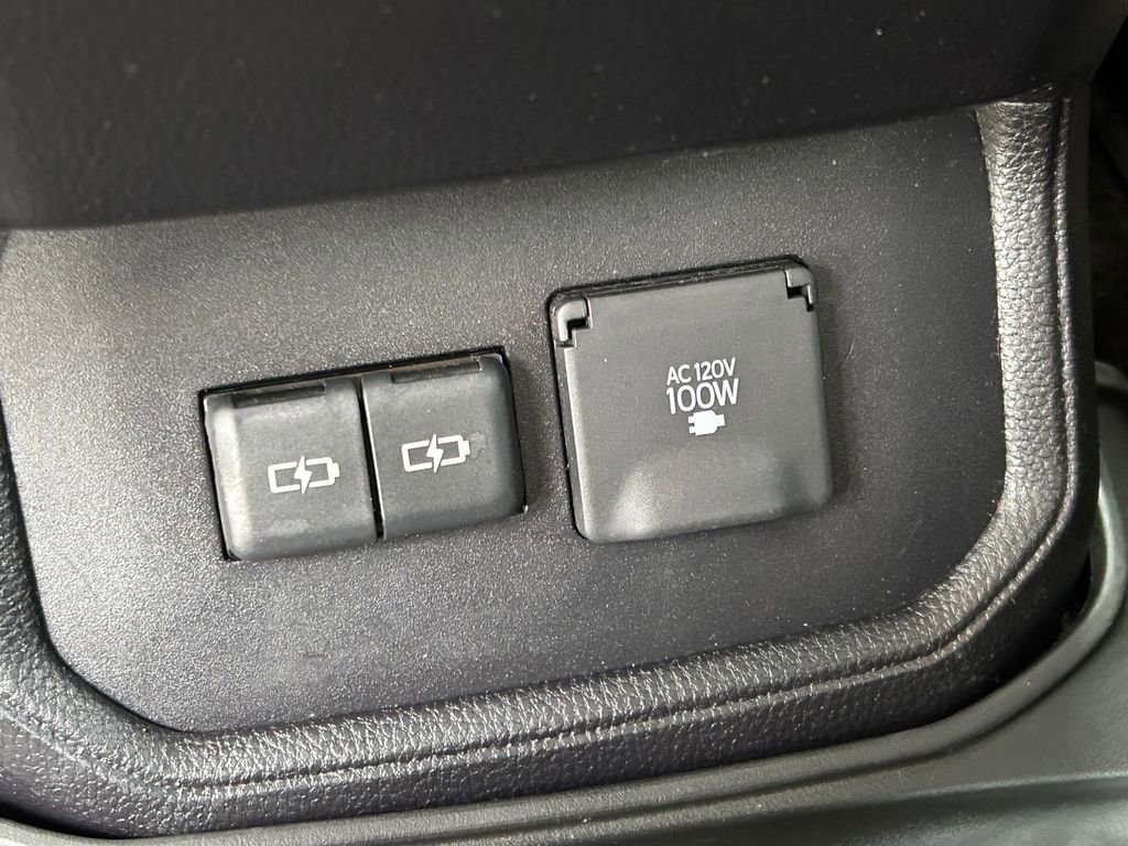 Used 2023 Toyota Highlander Limited image 23