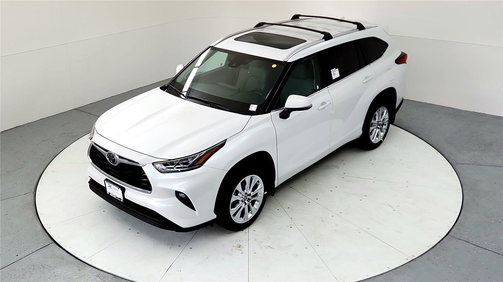 Used 2023 Toyota Highlander Limited image 15