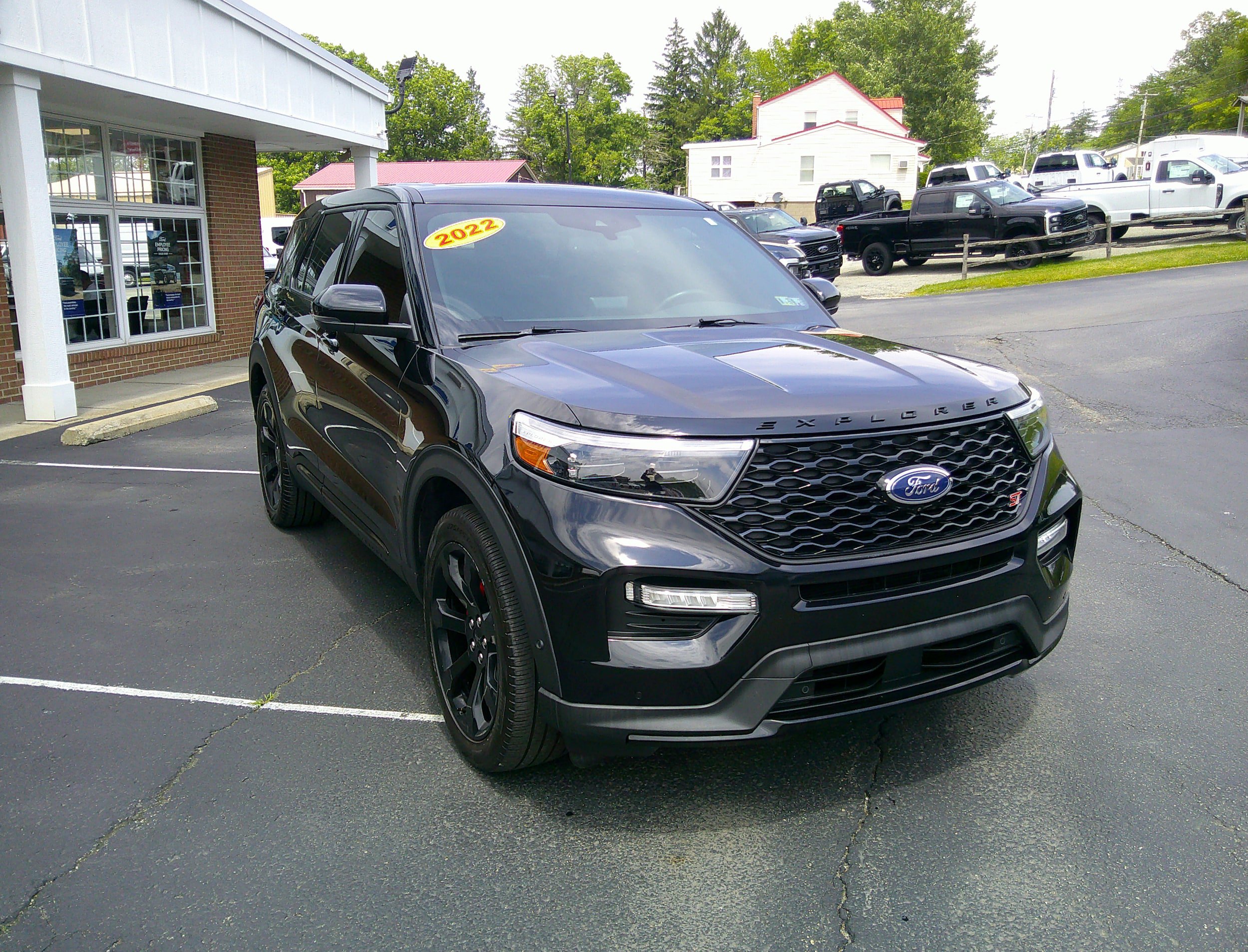 Used 2022 Ford Explorer ST w/ Equipment Group 401A AWD/4WD image 4