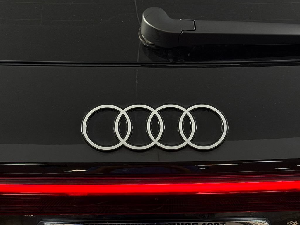 Used 2025 Audi Q6 e-tron Premium Plus w/ Premium Plus AWD/4WD image 13