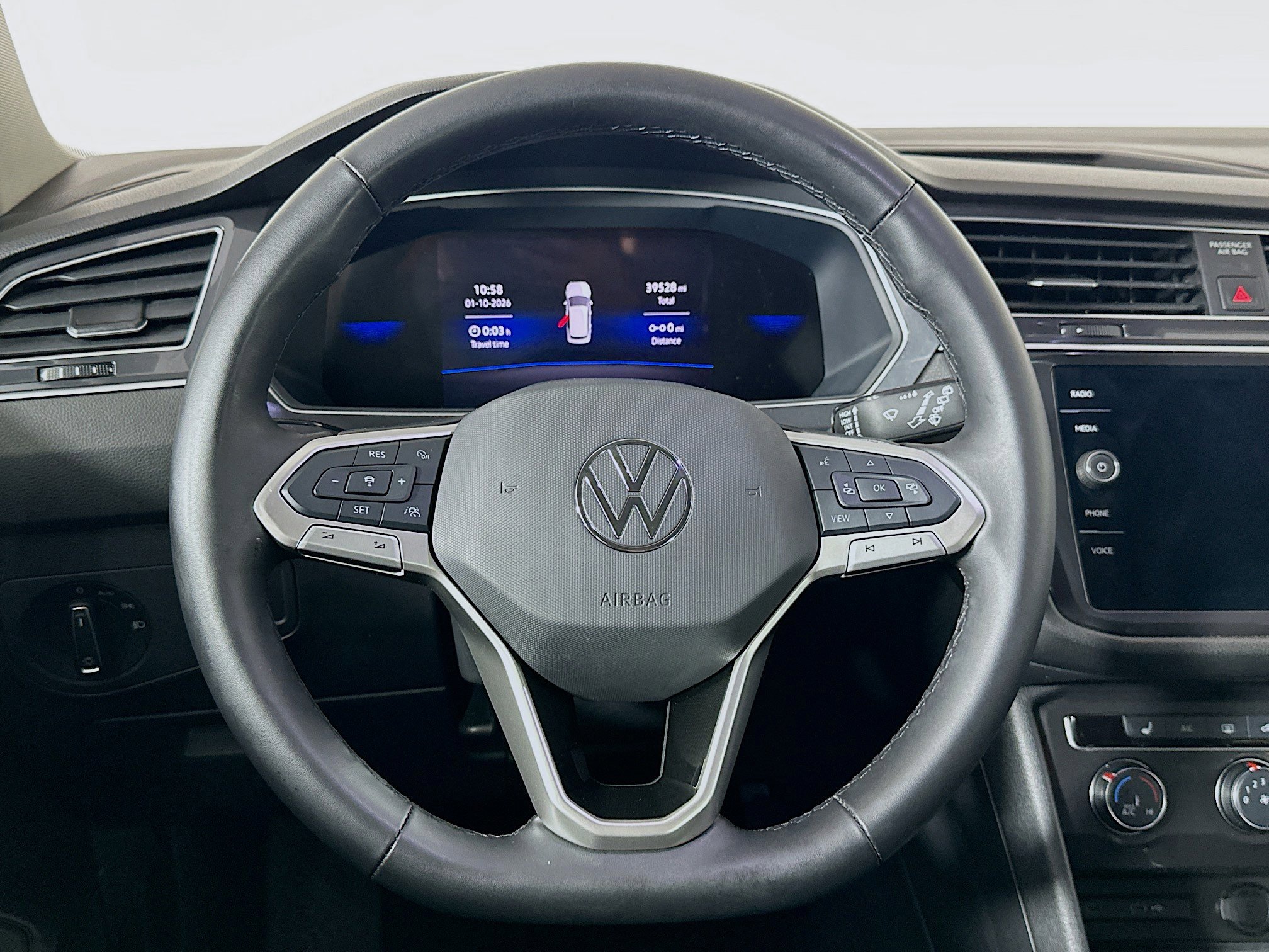 Used 2024 Volkswagen Tiguan Wolfsburg Edition image 18