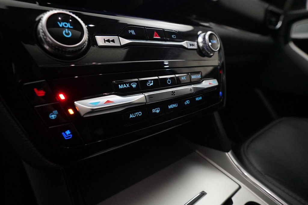 Used 2023 Ford Explorer Limited w/ Equipment Group 301A image 21