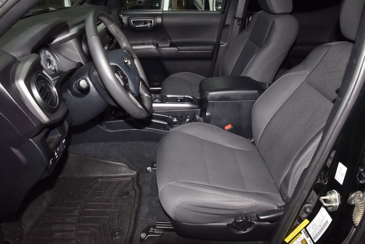 Used 2019 Toyota Tacoma TRD Sport w/ Technology Package image 13