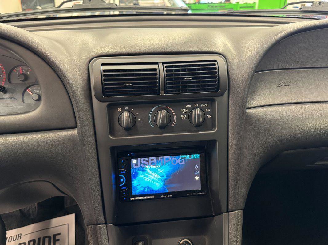 Used 2000 Ford Mustang GT RWD image 9