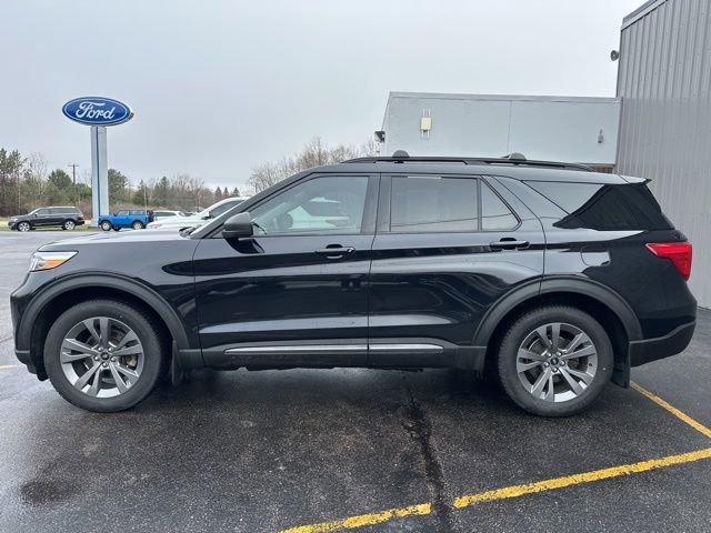 Used 2021 Ford Explorer XLT w/ XLT Sport Appearance Package image 2