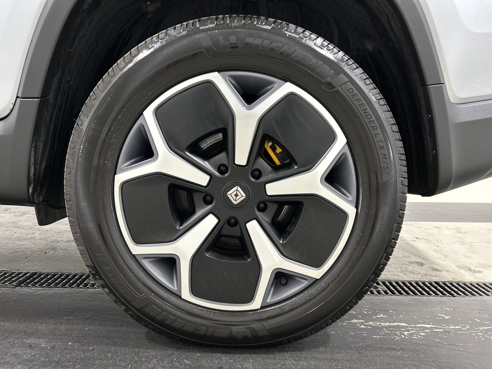 Used 2024 Rivian R1T Adventure AWD/4WD image 10