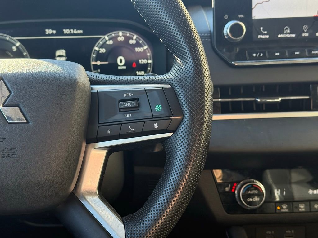 Used 2023 Mitsubishi Outlander SE image 10