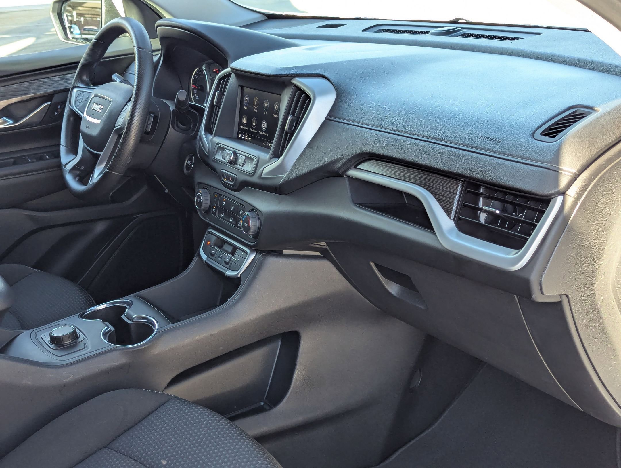 Used 2024 GMC Terrain SLE image 27