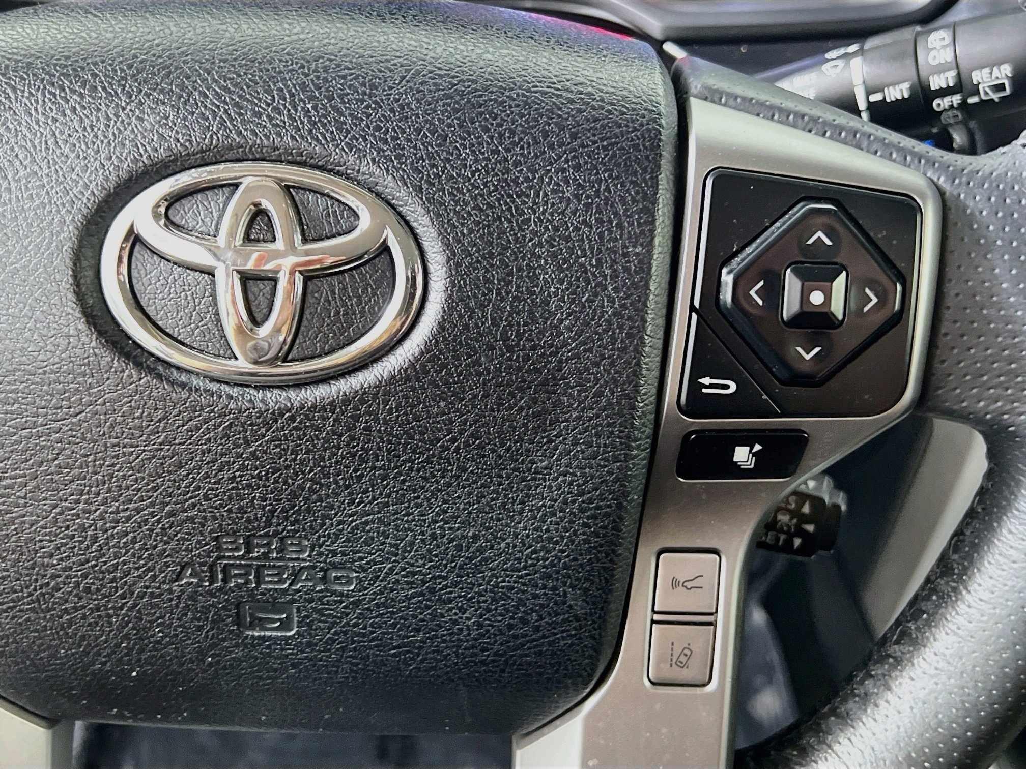 Used 2022 Toyota 4Runner Limited AWD/4WD image 20