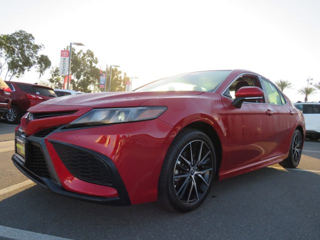 Certified 2024 Toyota Camry SE image 3